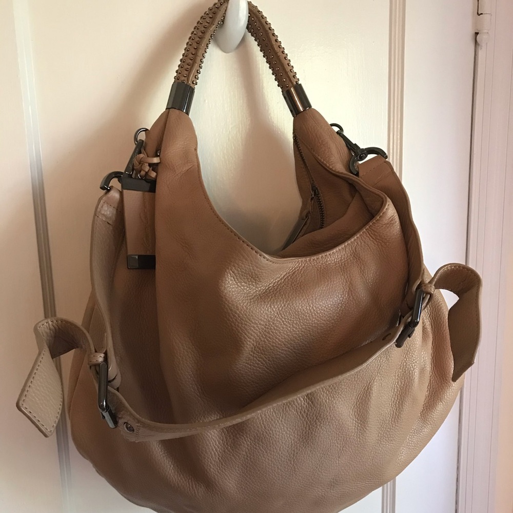 GORGEOUS NUDE LEATHER KENNETH COLE HANDBAG
